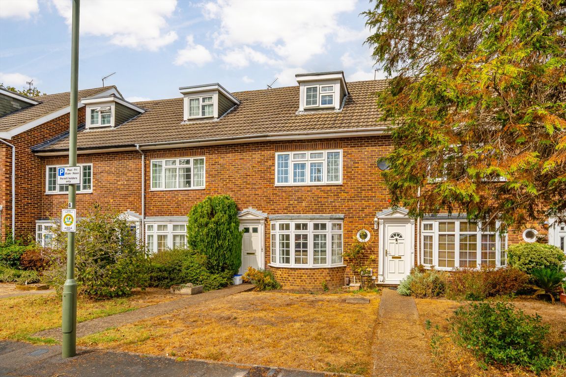 96, Gainsborough Court, Walton-On-Thames photo 5
