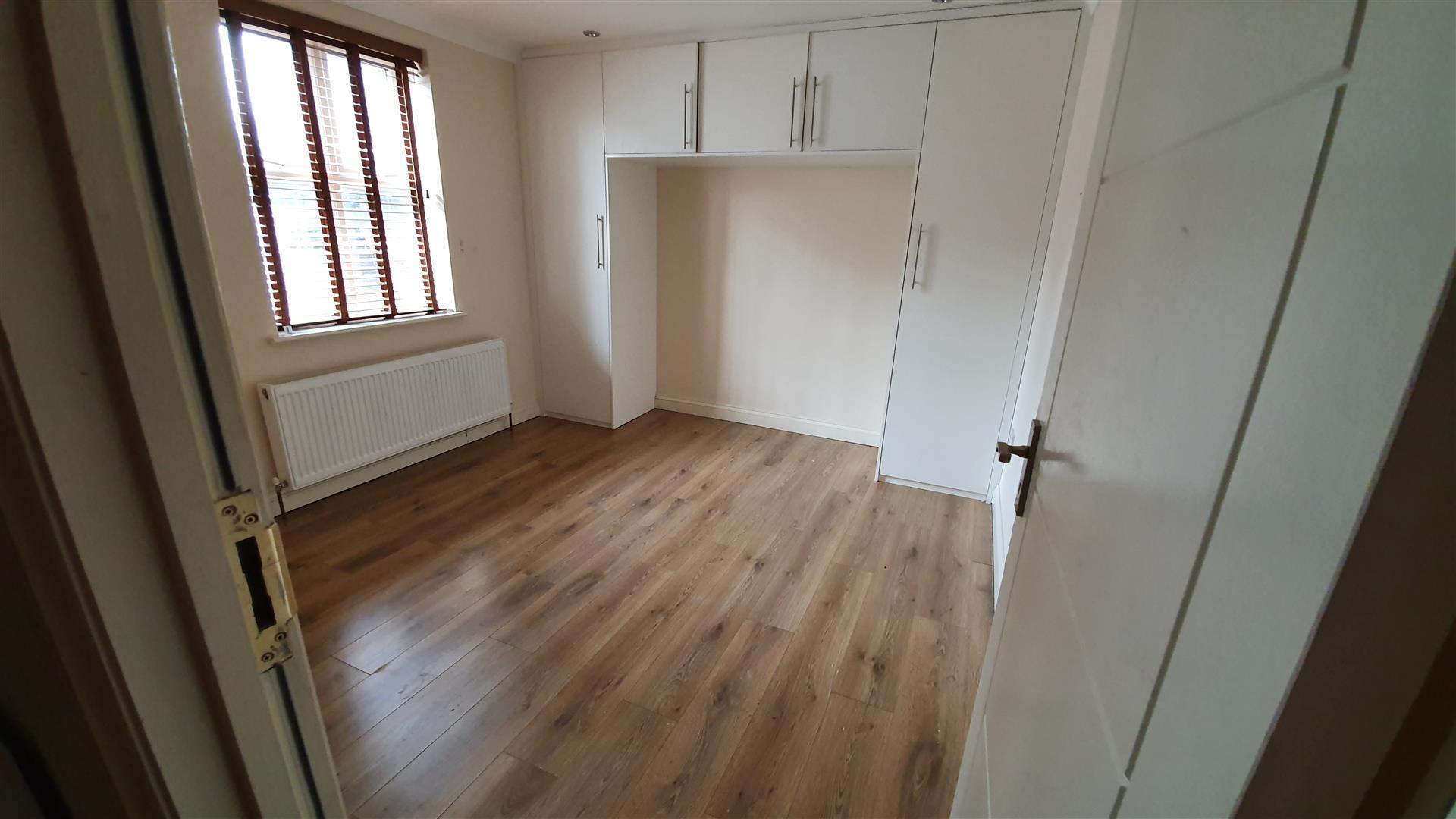 Flat 1, 80, Waddon New Road, Croydon photo 5