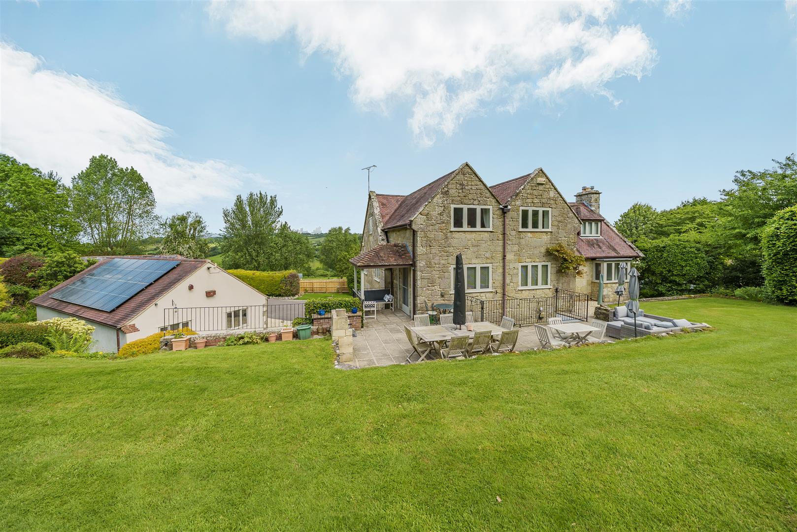 5 bedroom property for sale 0