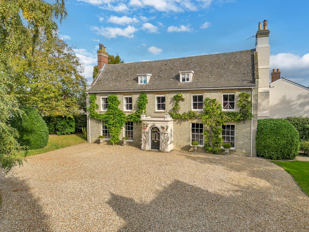 6 bedroom detached house for sale 0