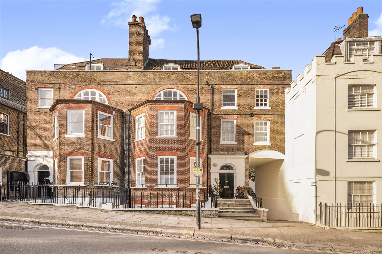 3 bedroom flat for sale 0