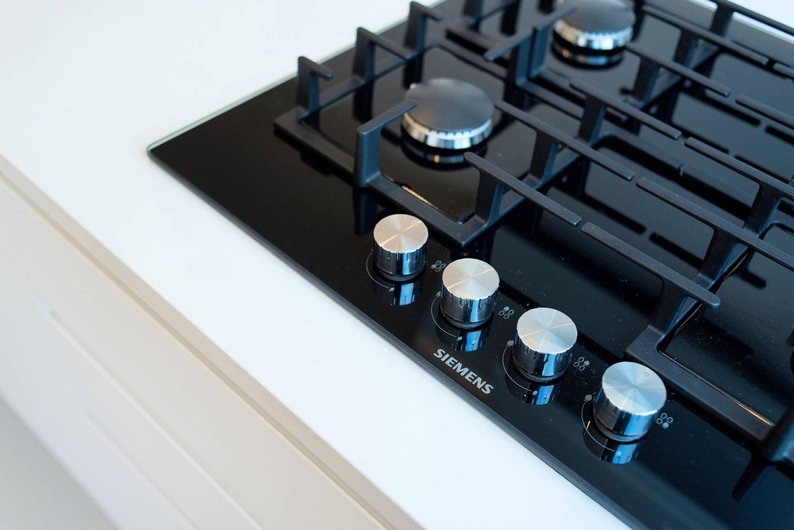 4 bedroom flat for sale 0