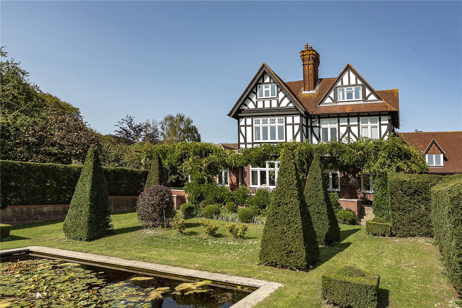 8 bedroom detached house for sale in High Street, Taplow