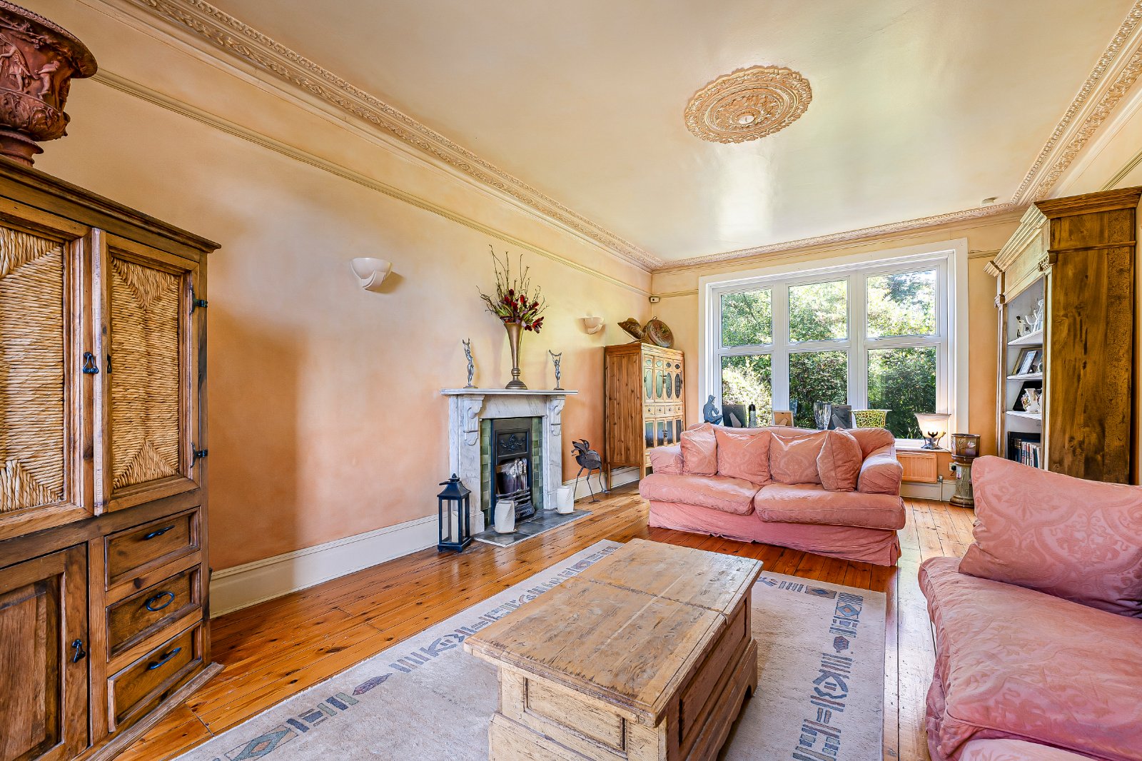 5 bedroom detached house for sale 0