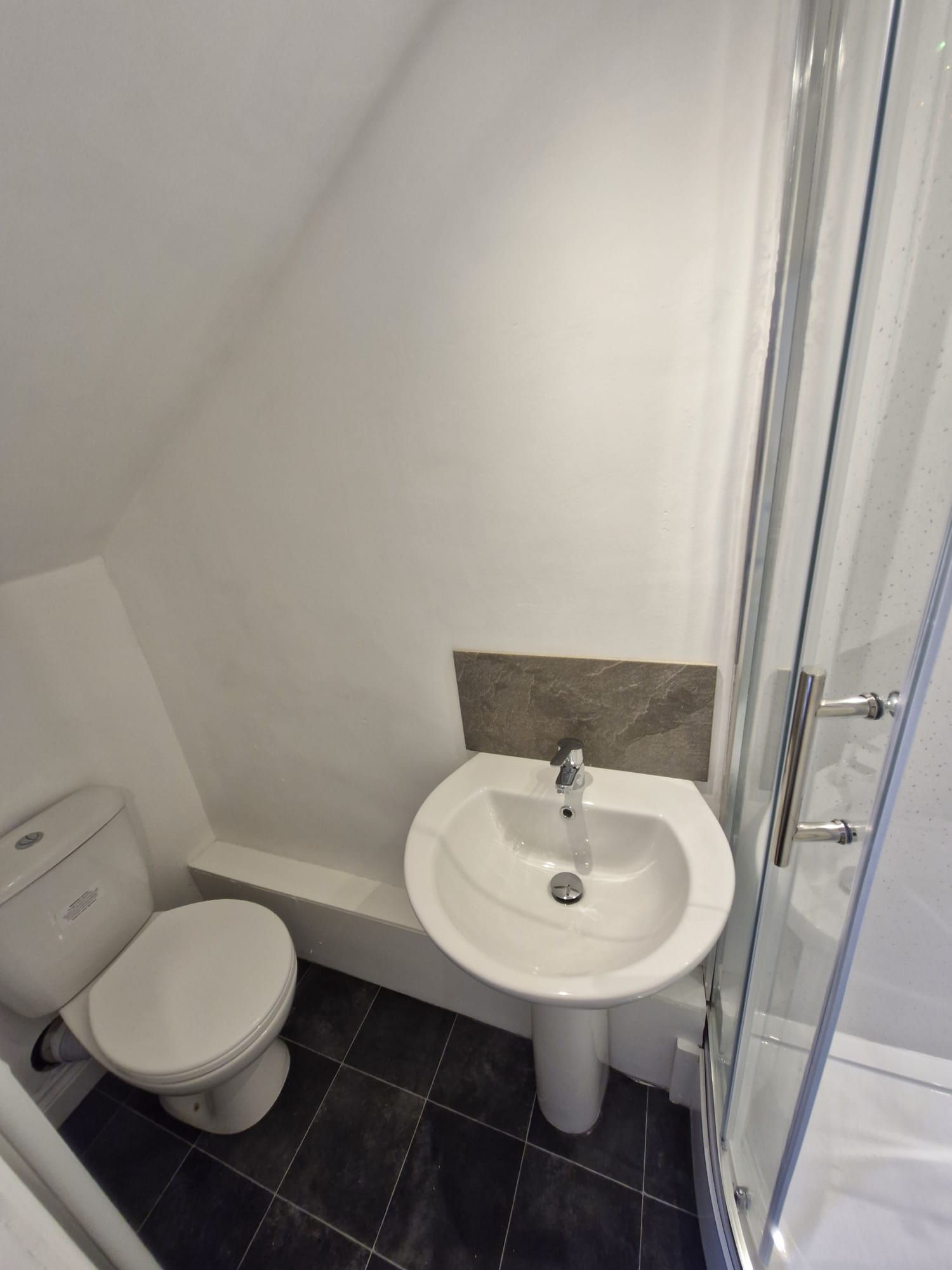 Room 4, 50 College Street, Grantham photo 5