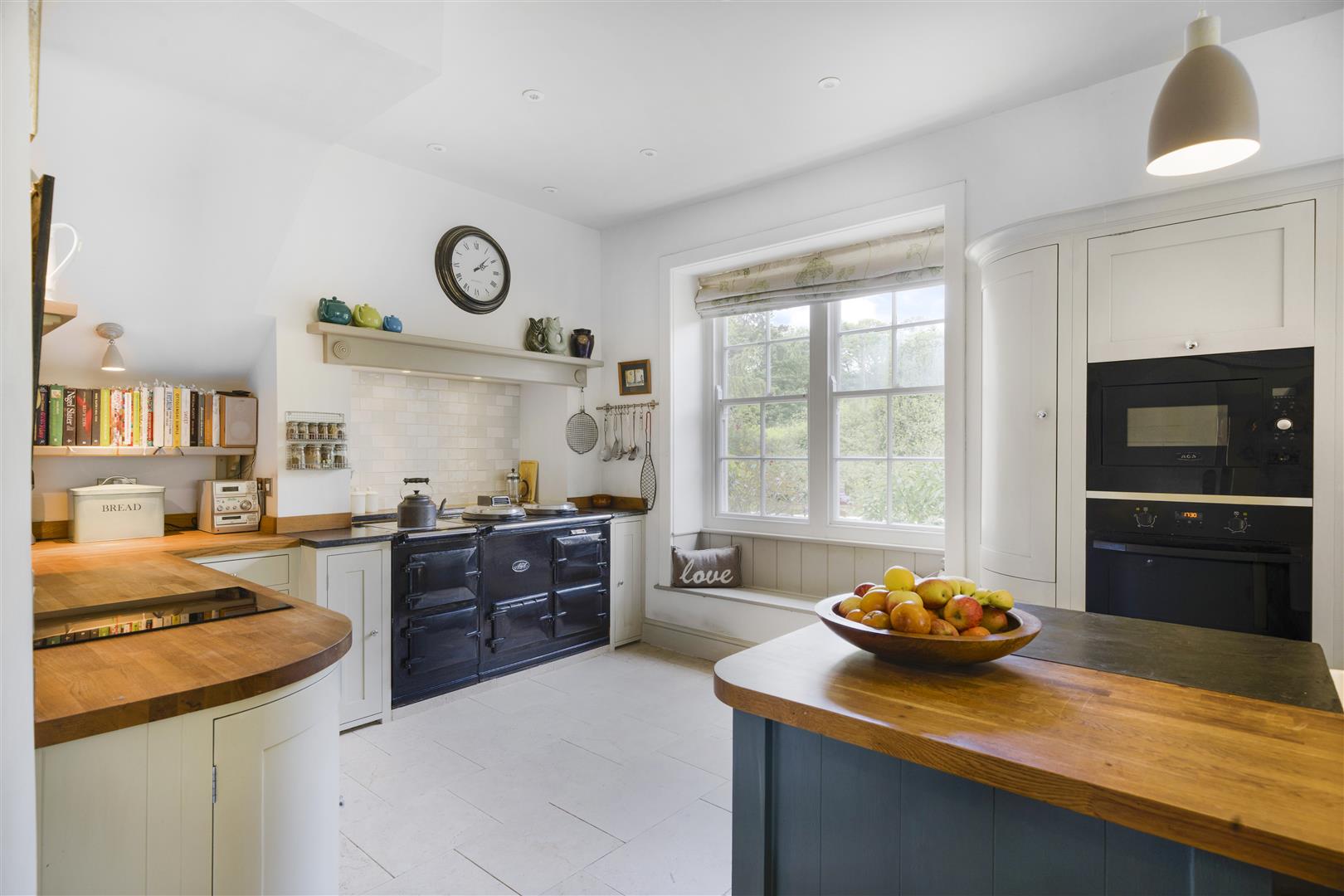 5 bedroom farmhouse for sale 0