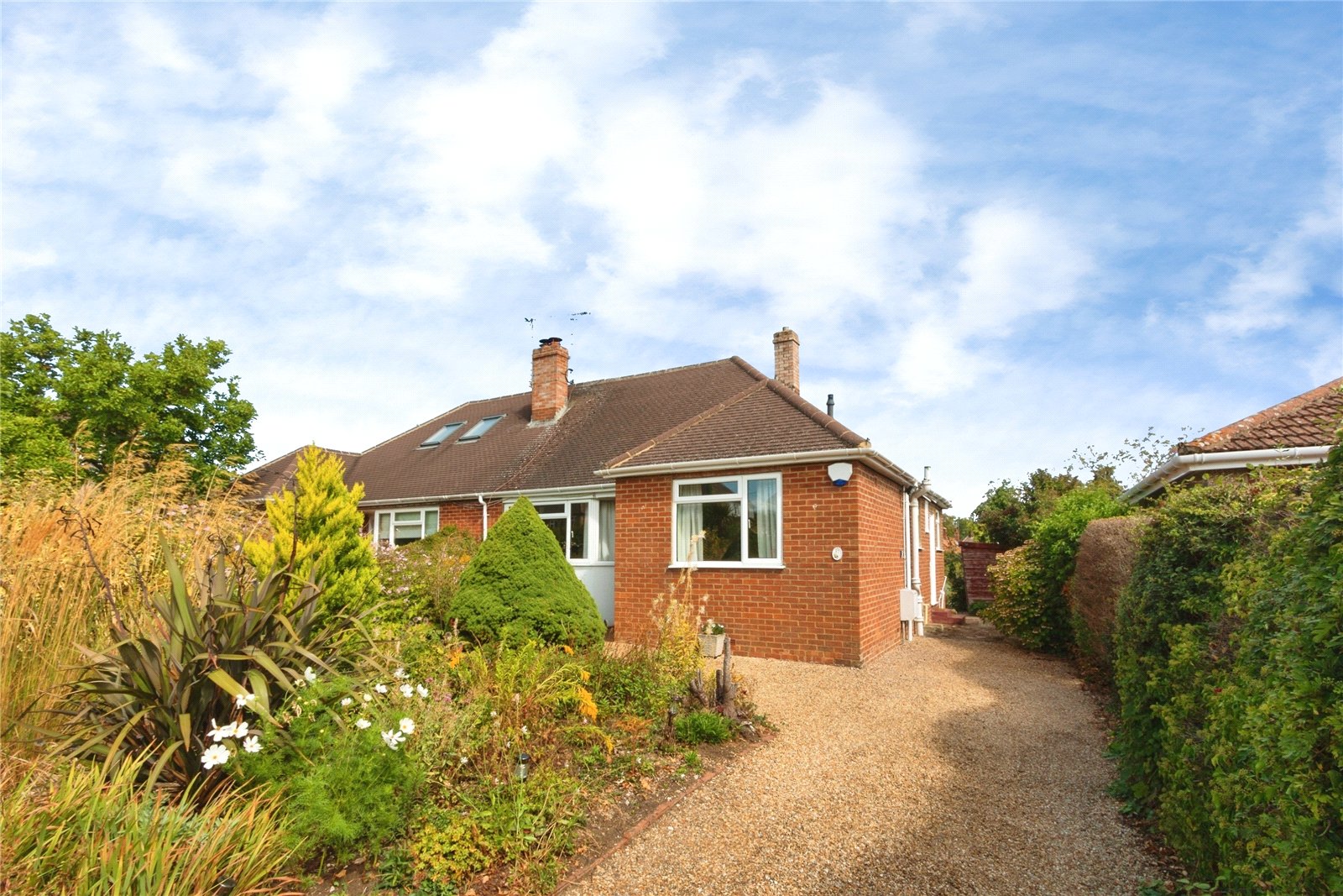 2 bed bungalow for sale