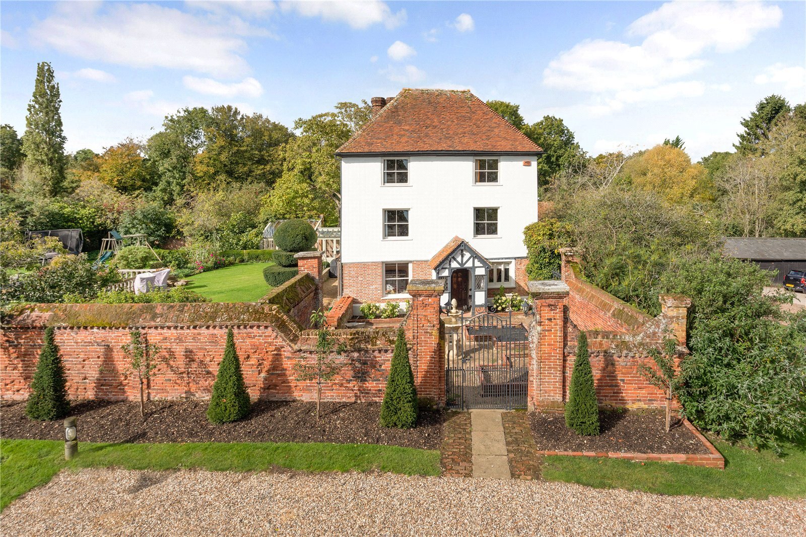 6 bedroom detached house for sale 0