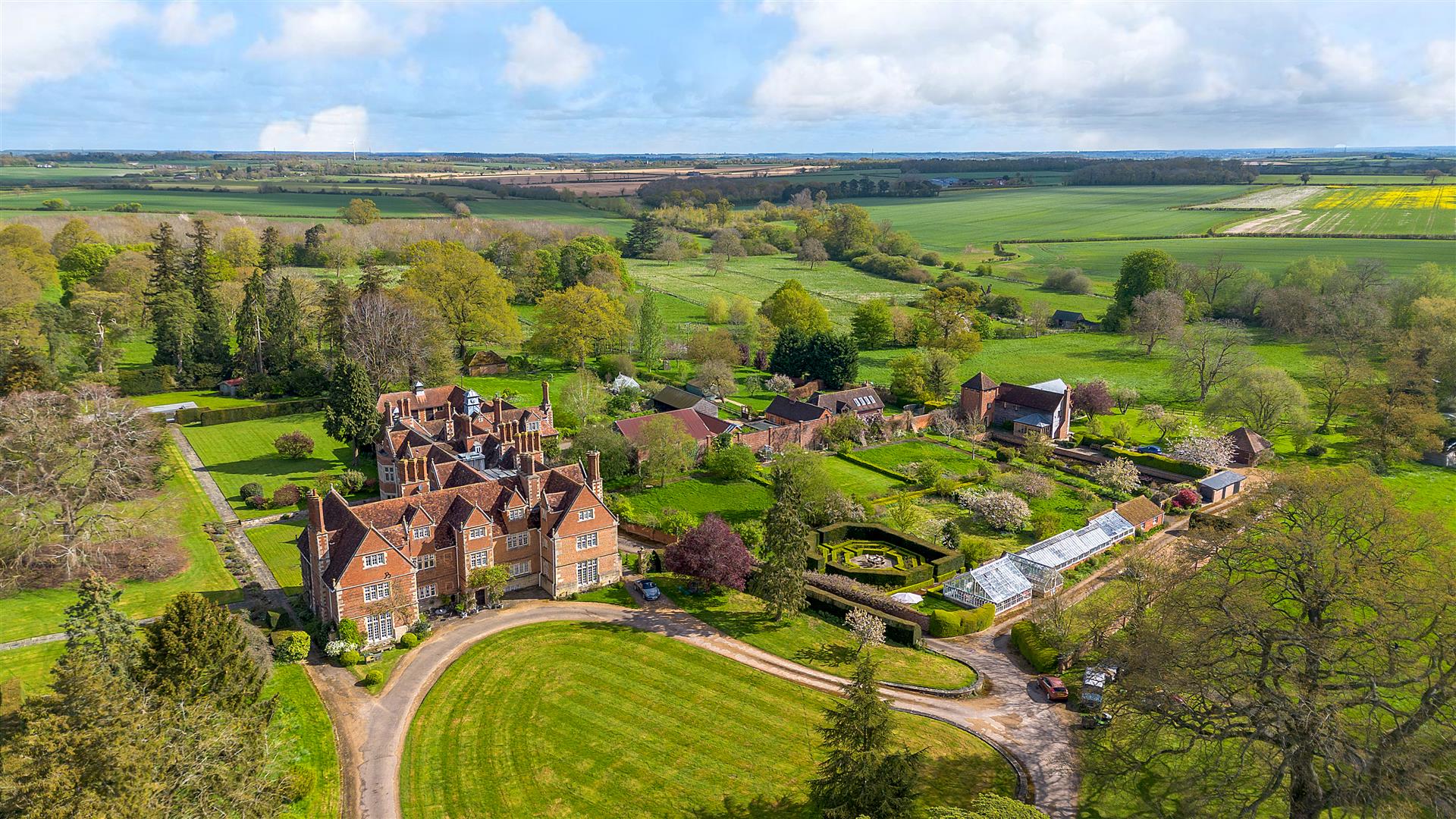 5 bedroom country house for sale 0