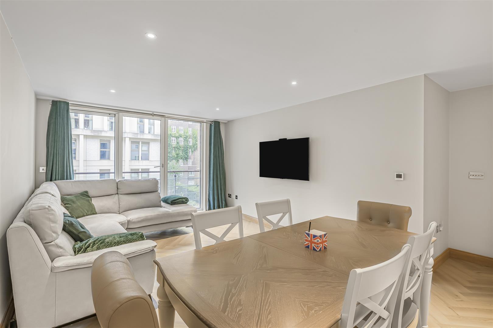3 bedroom flat for sale 0