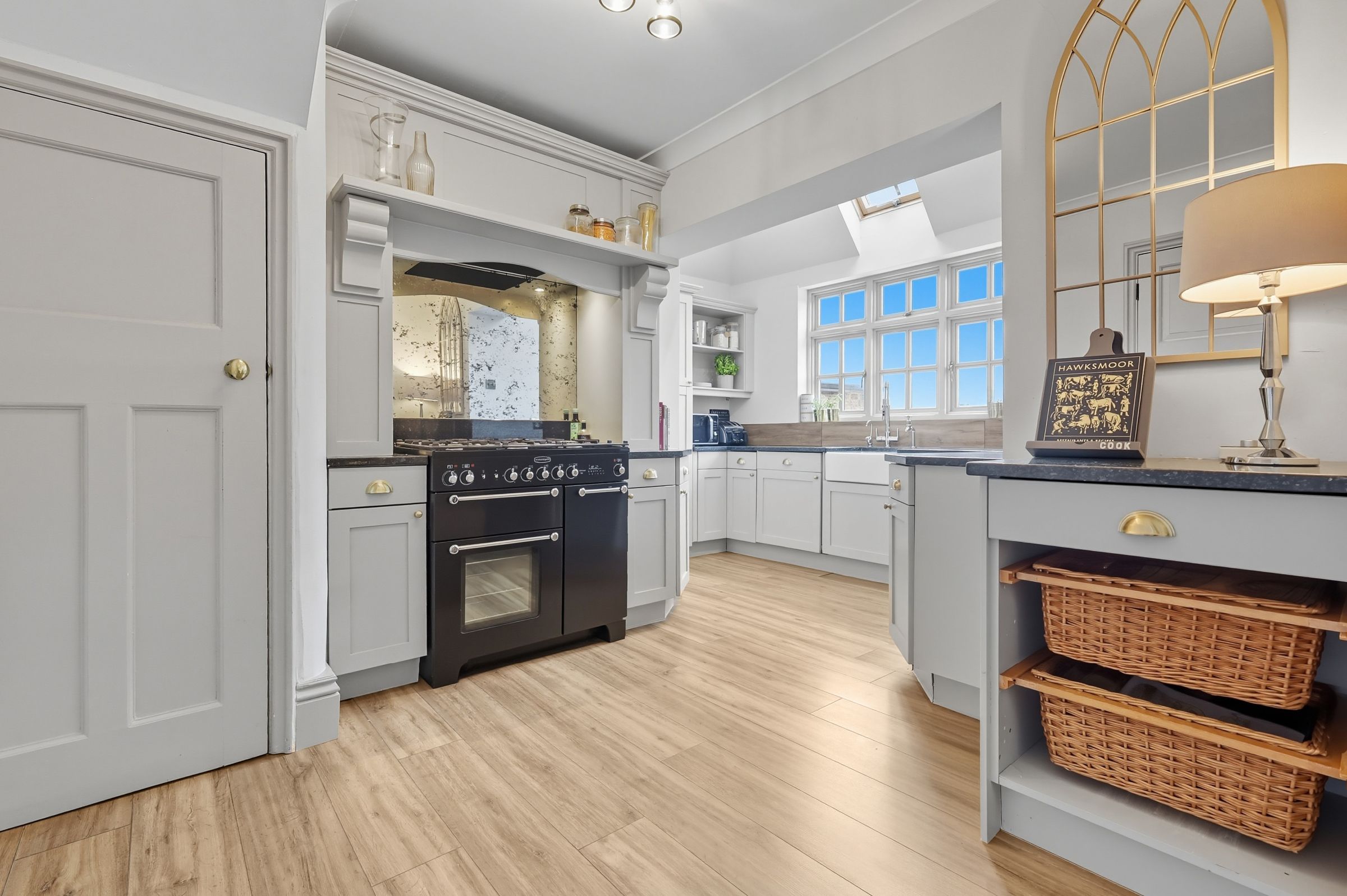 4 bedroom detached house for sale 0