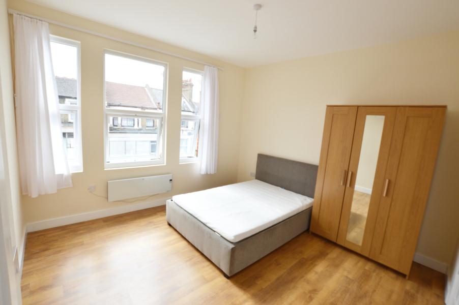12 A, Chingford Road, London photo 4
