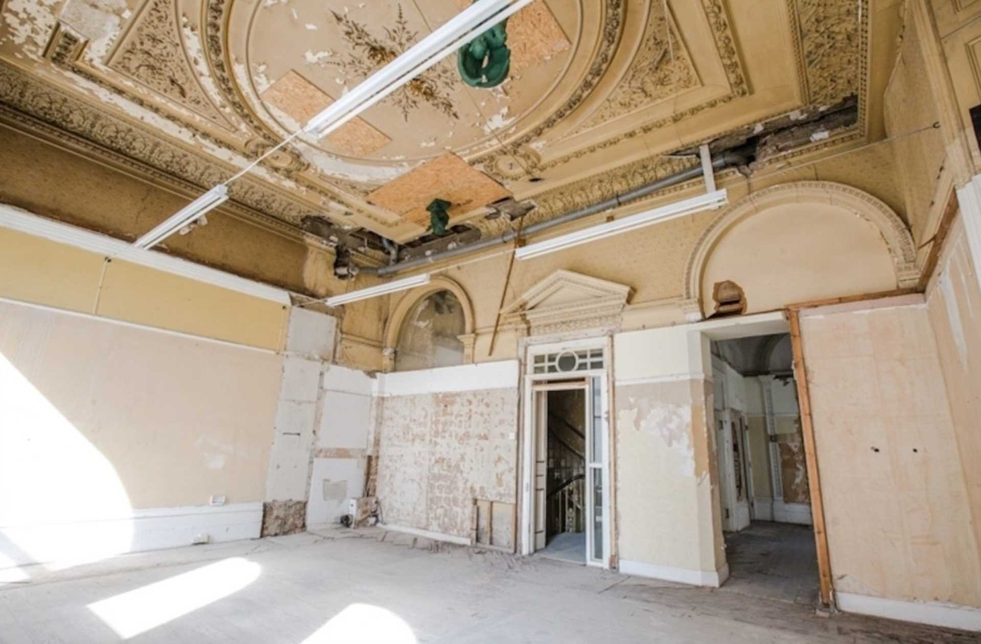 6 bedroom semi-detached house for sale 0