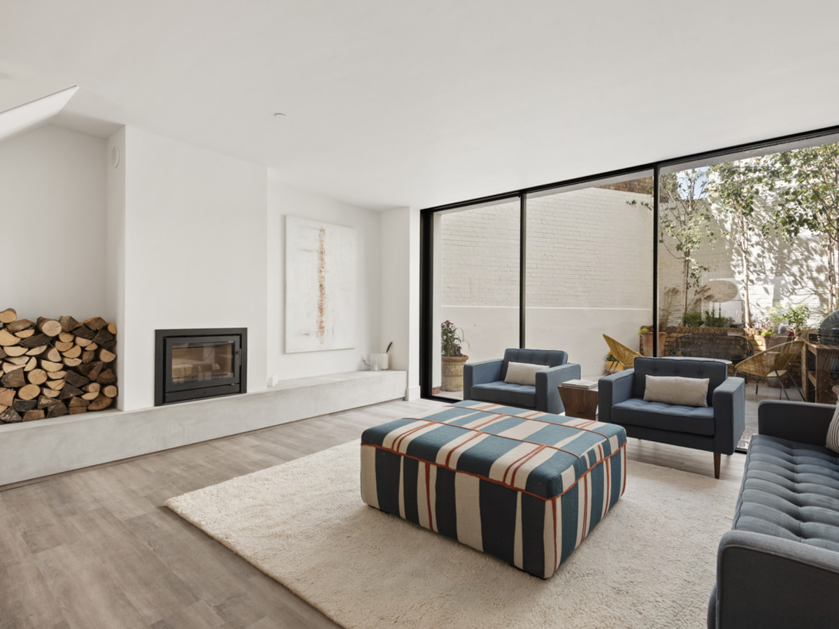 5 bedroom end terrace house for sale 0