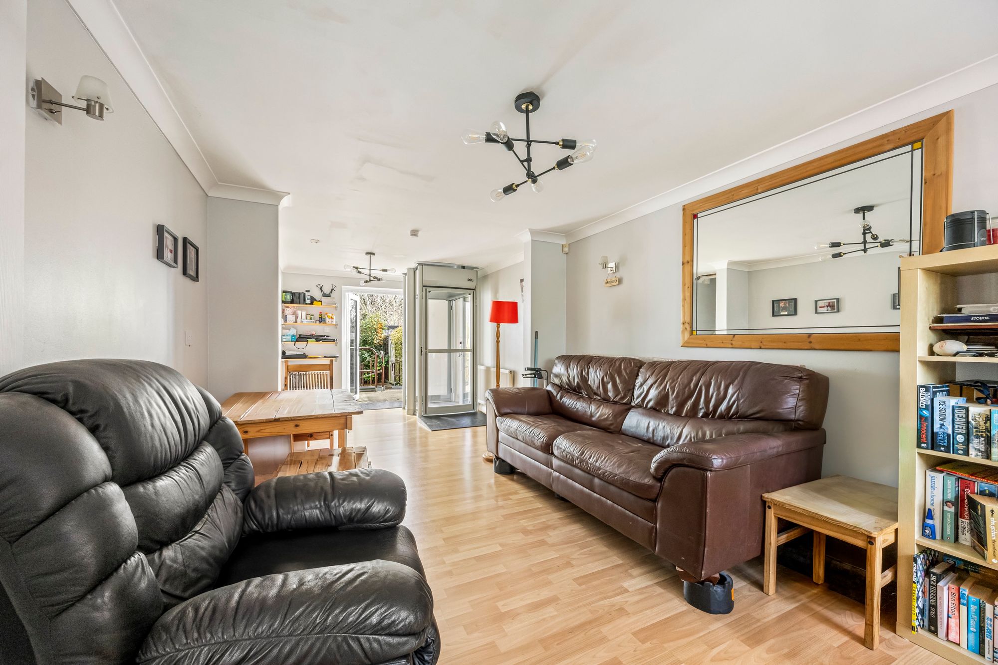 9 Bakers Close, Horsham photo 2