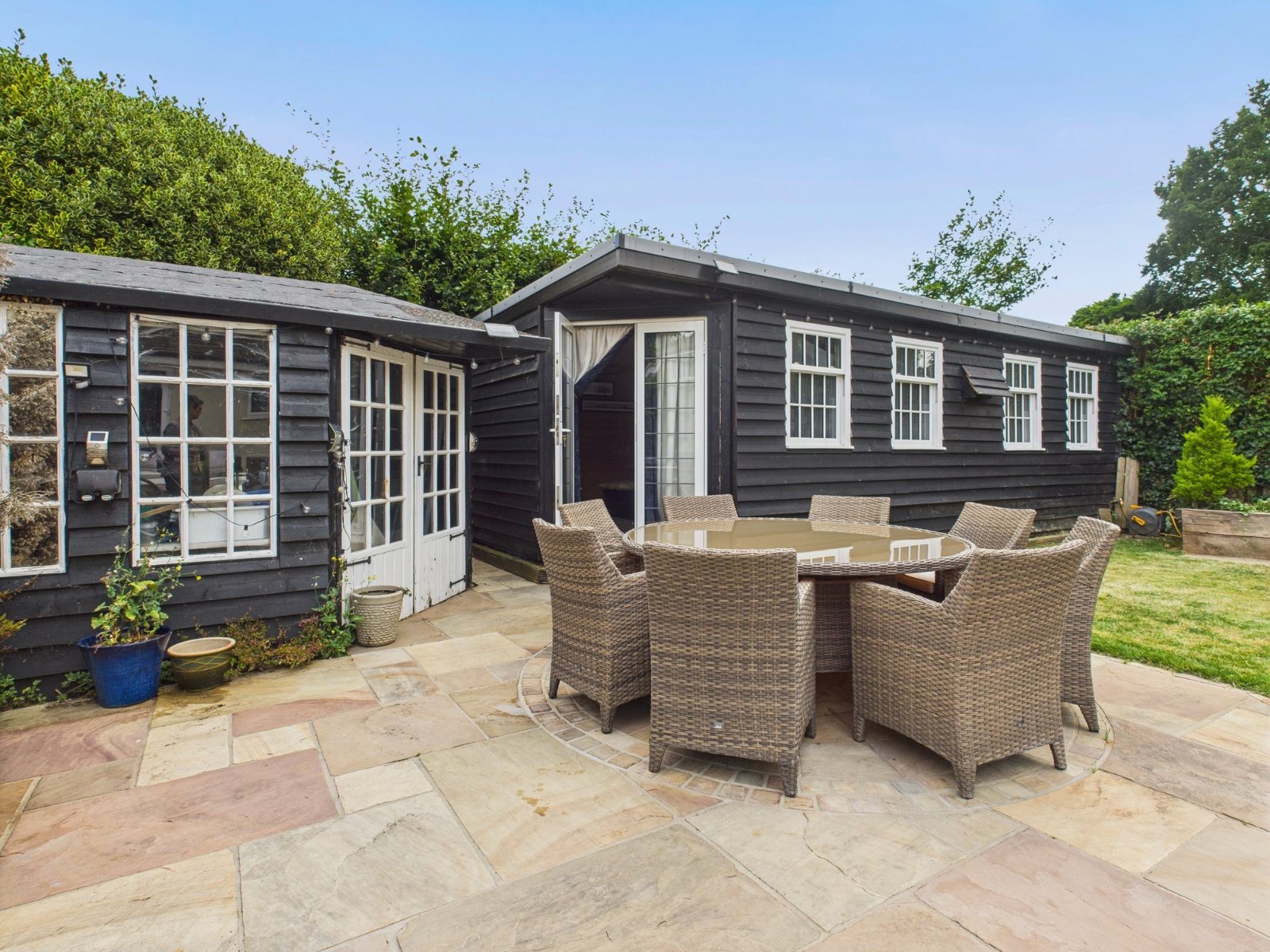 5 bedroom detached house for sale 0