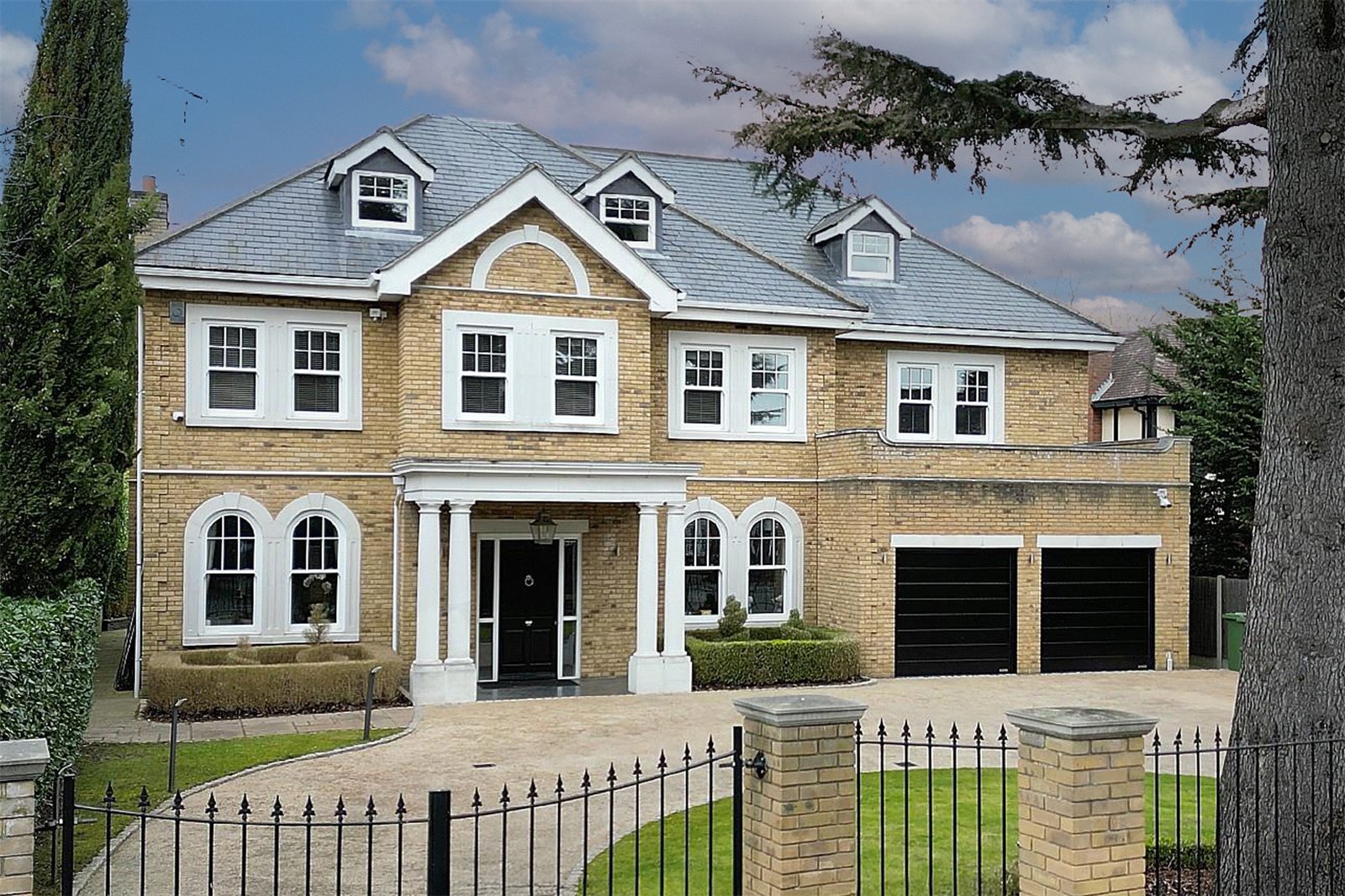 6 bedroom detached house for sale 0