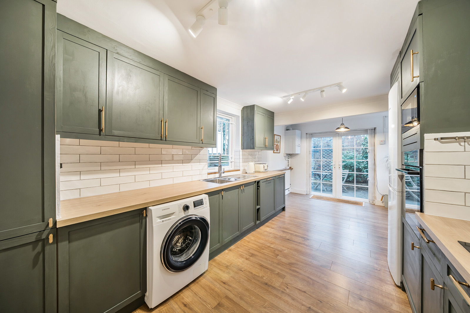 5 bedroom end terrace house for sale 0