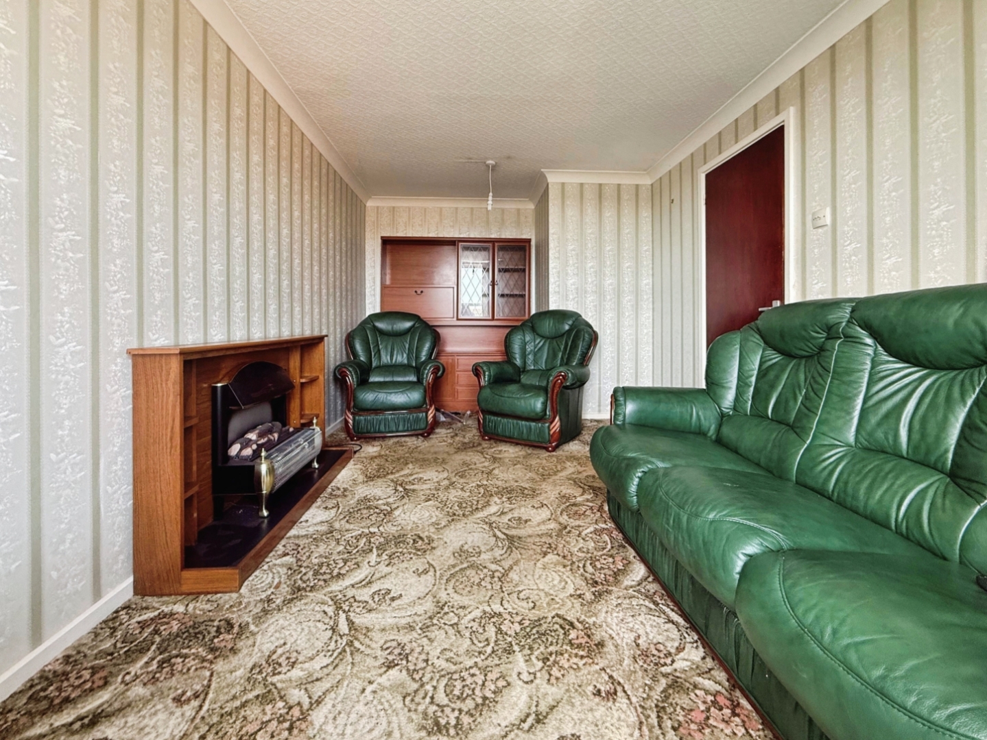 Hurst Green, High Green, Sheffield S35 photo 4