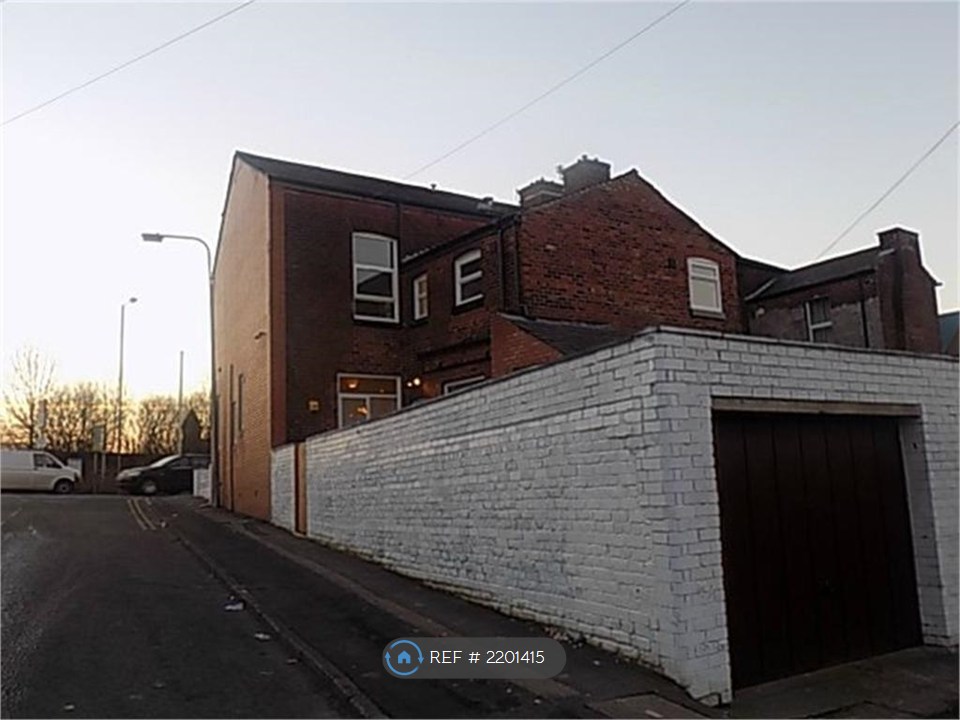 B, Bolton Road Farnworth Bolton, Bolton photo 3