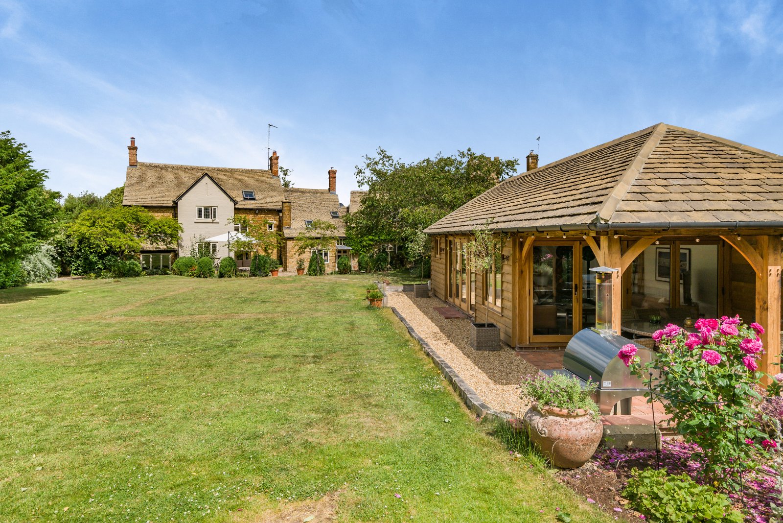 5 bedroom detached house for sale in Shipston-on-Stour