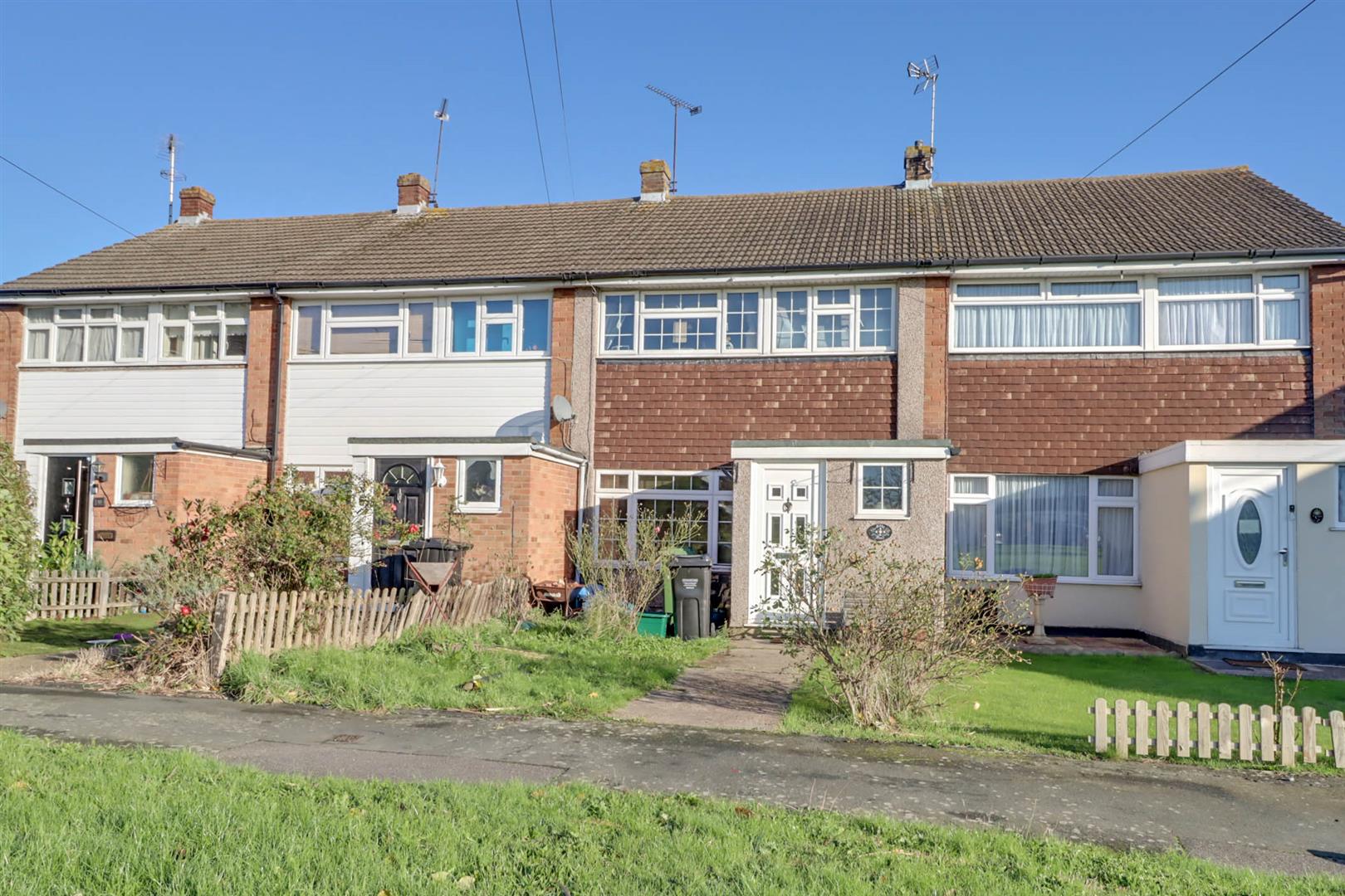 3-bed house on 54, Alicia Avenue, Wickford, £325,000