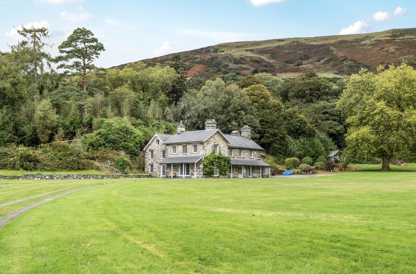 14 bedroom detached house for sale 0