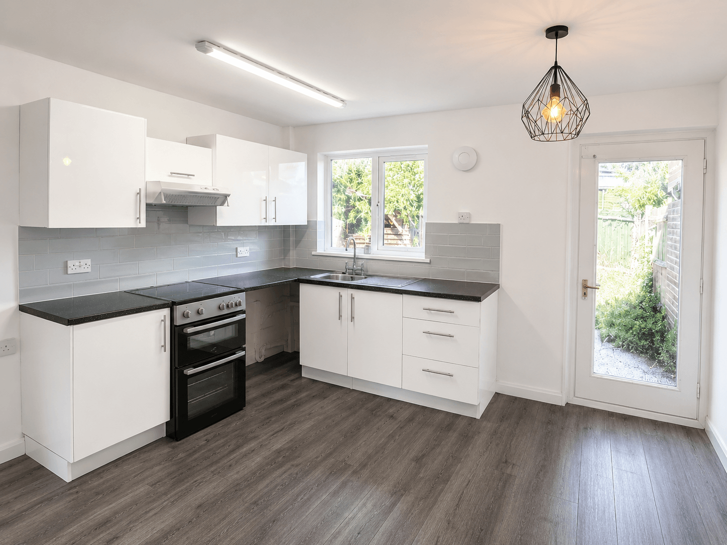 9 Crucible Close, Romford photo 2