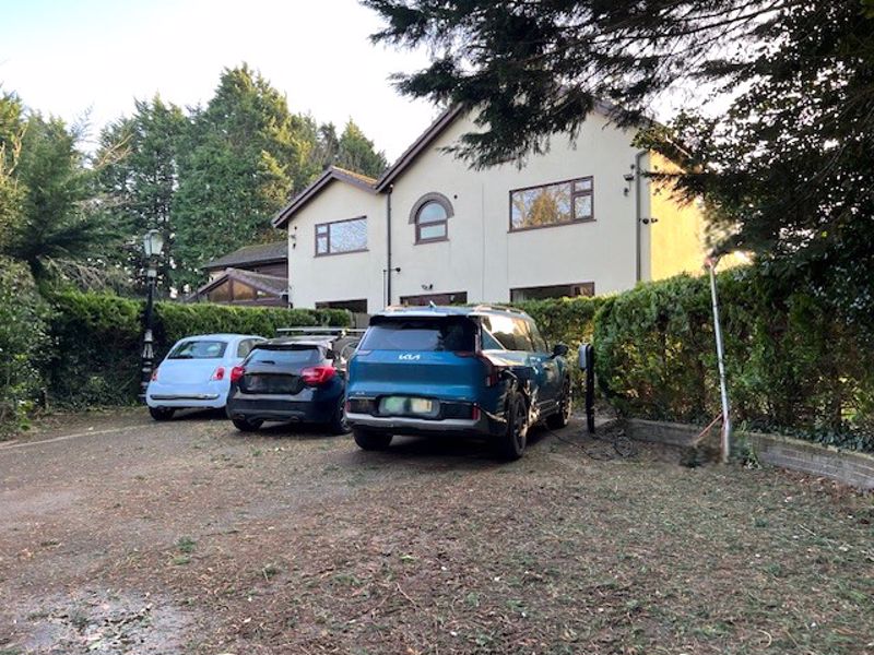 8 bedroom detached house for sale 0