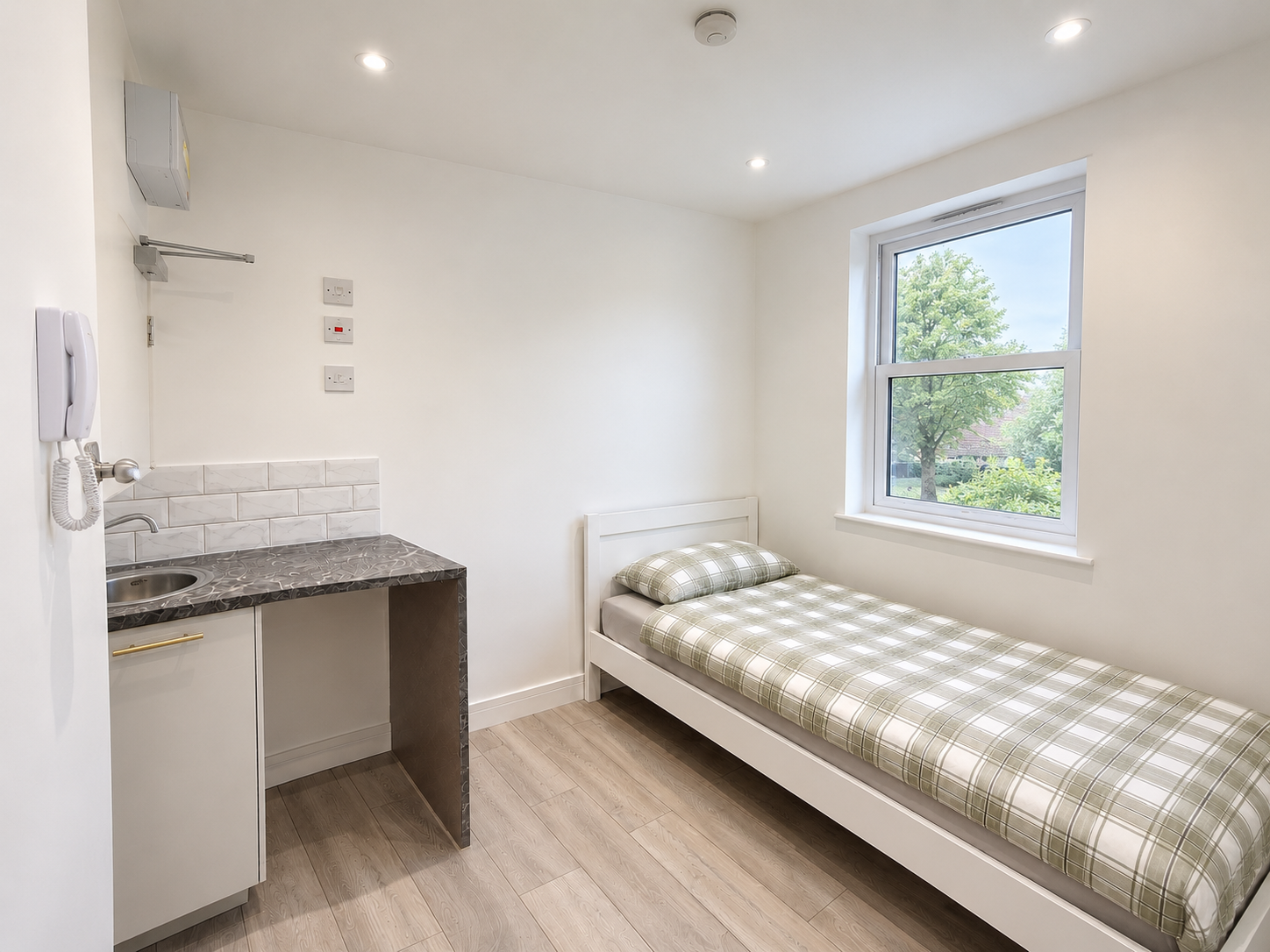 Flat 5, 5D, Park Avenue, Egham photo 5