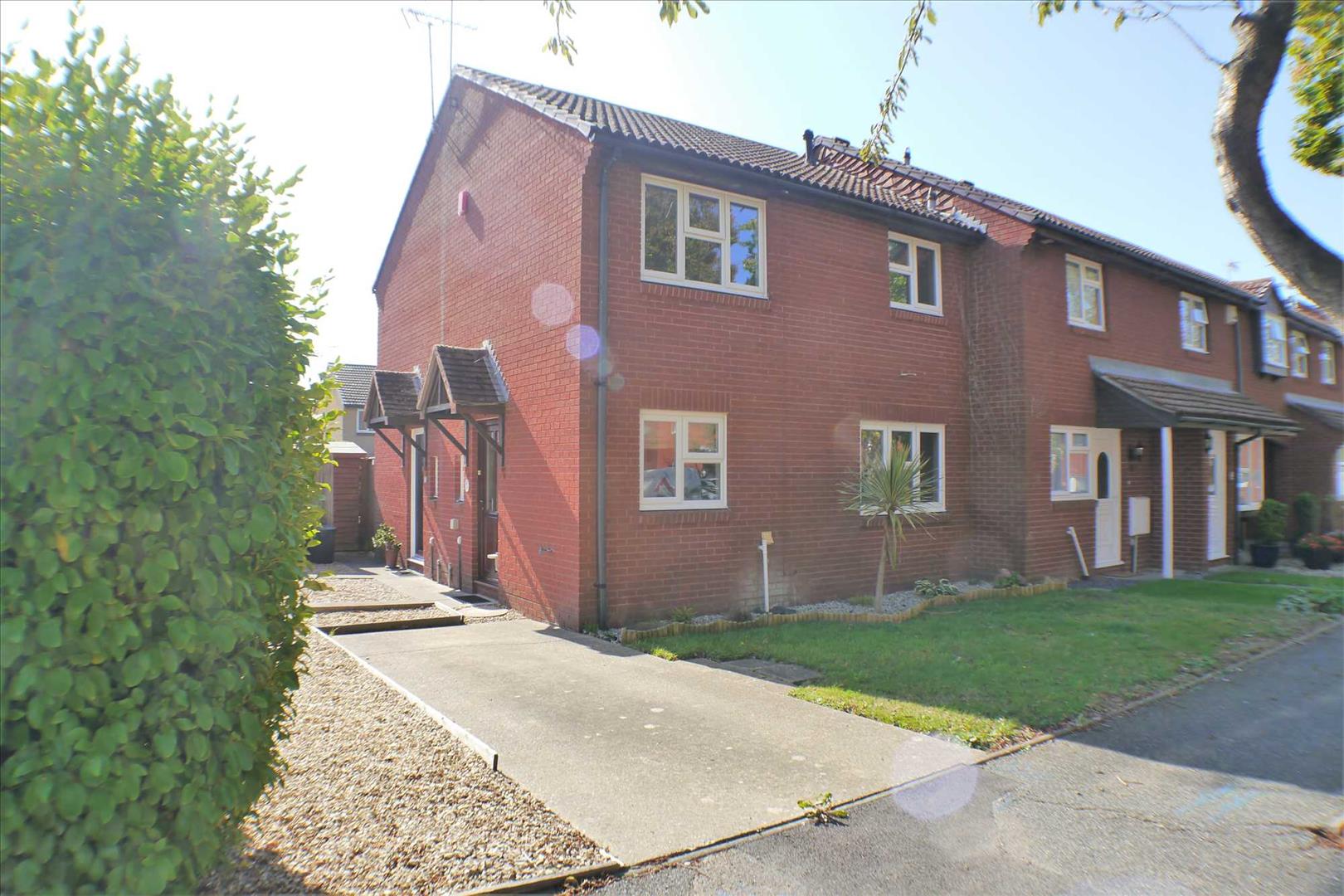 1-bed house on 1, Baldwin Close, Middleton-on-Sea, £210,000