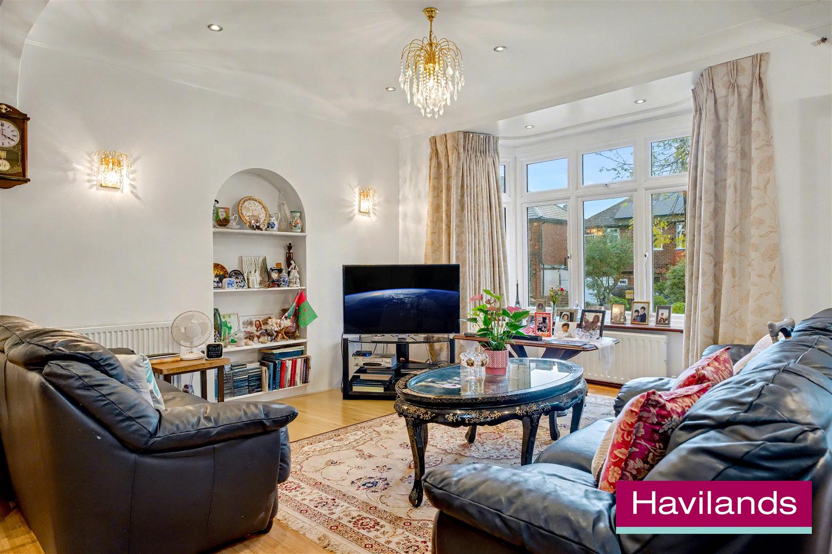 6 bedroom property for sale 0