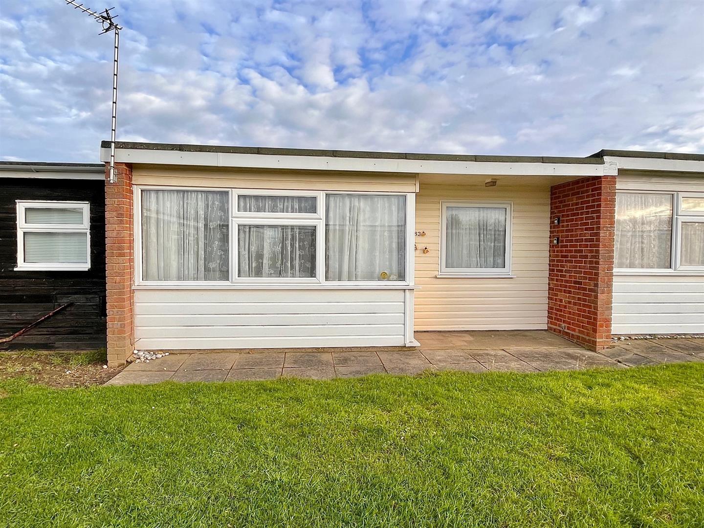 363 Sundowner Holiday Park, Newport Road, Hemsby, Great Yarmouth, NR29 4NW - listing photo