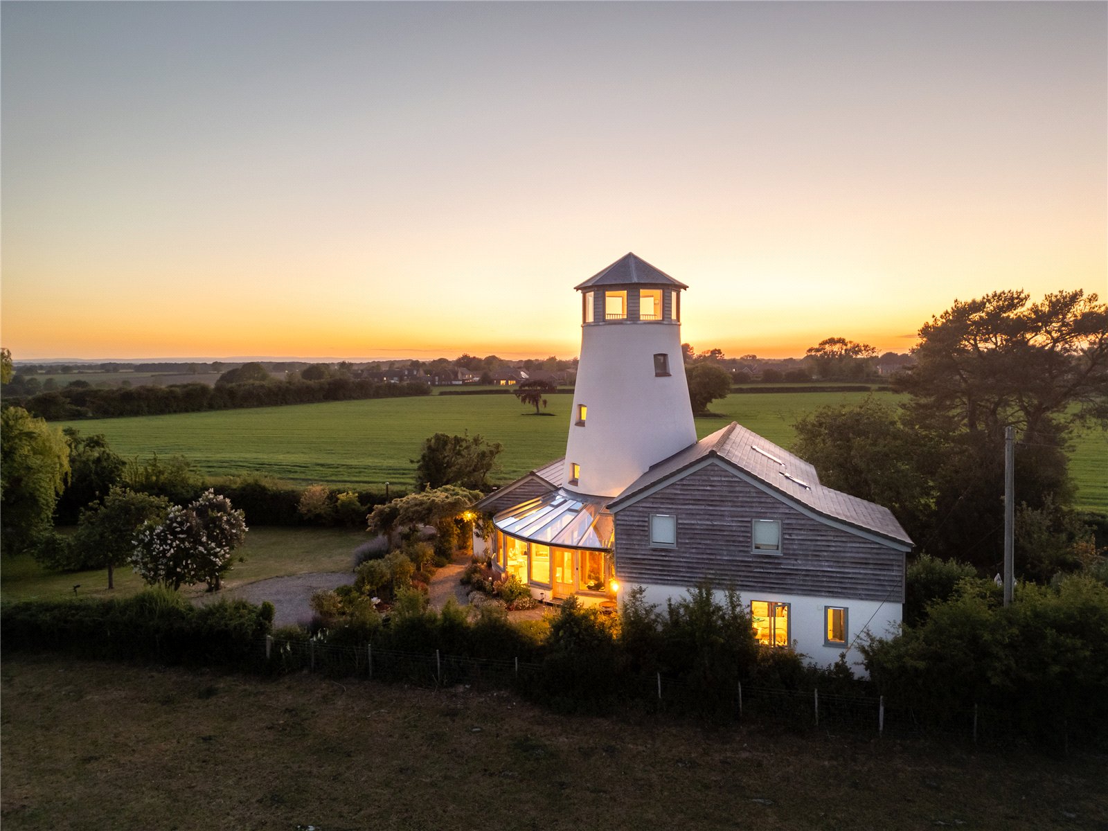 5 bedroom detached house for sale 0