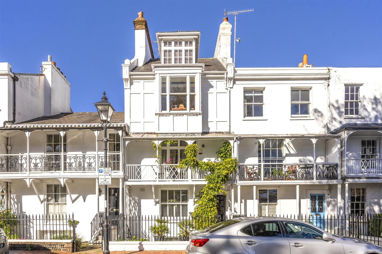 5 bedroom terraced house for sale 0