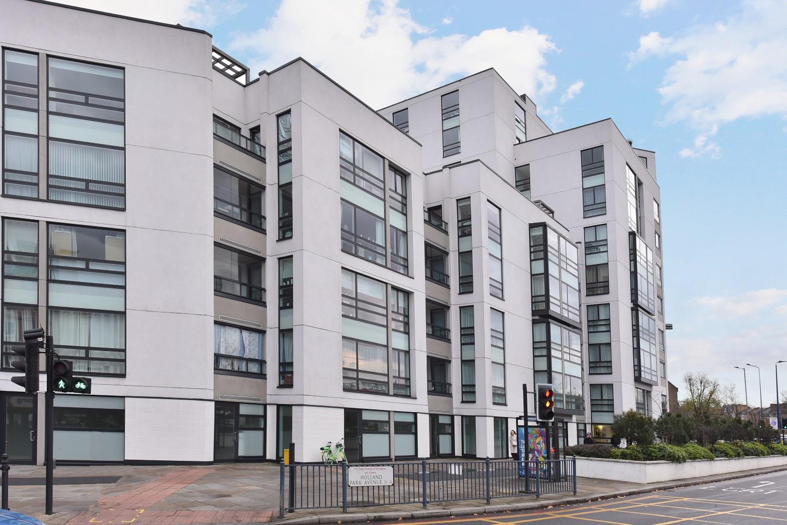 Holland Park Avenue, London photo 2