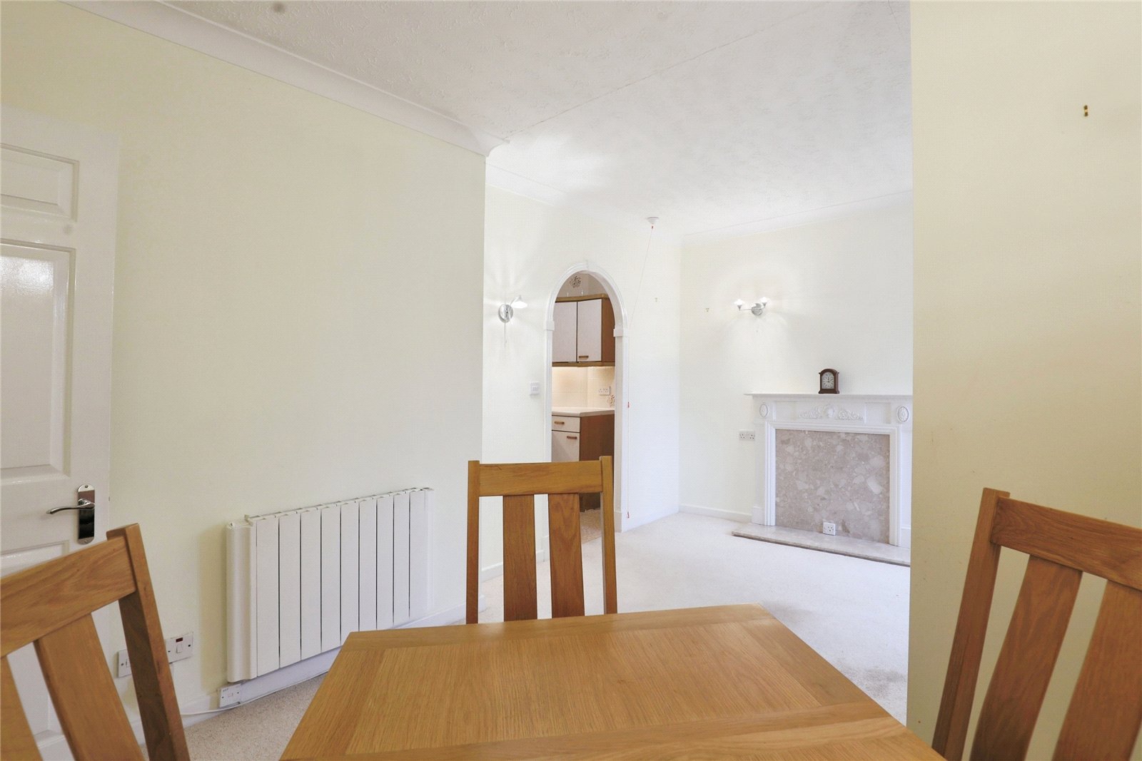 2-bed flat on 31, Scholars Court, Stratford-upon-Avon, £130,000