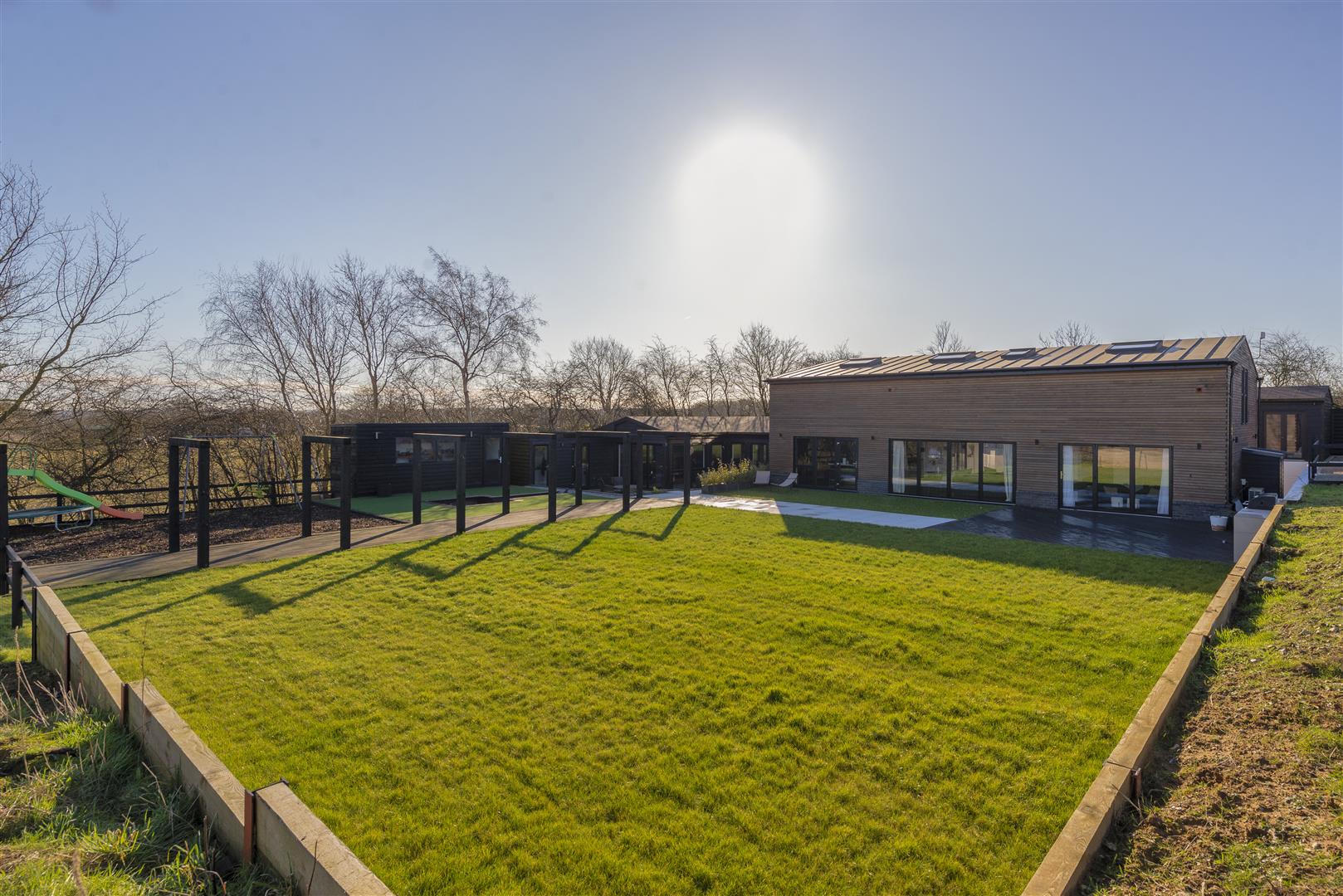 4 bedroom detached house for sale 0