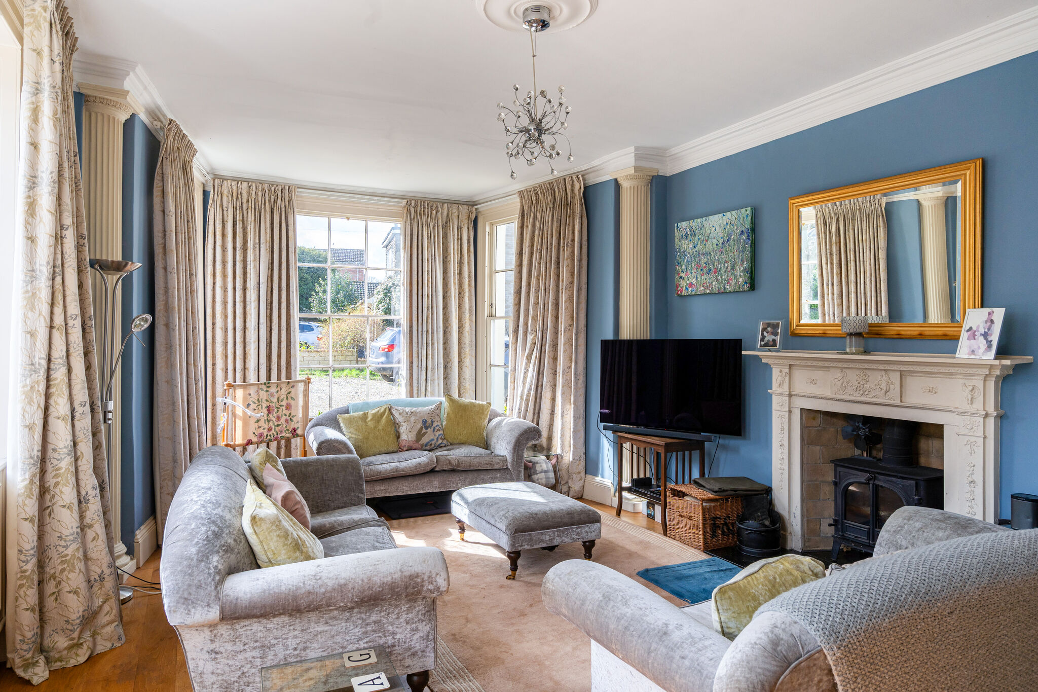 6 bedroom detached house for sale 0