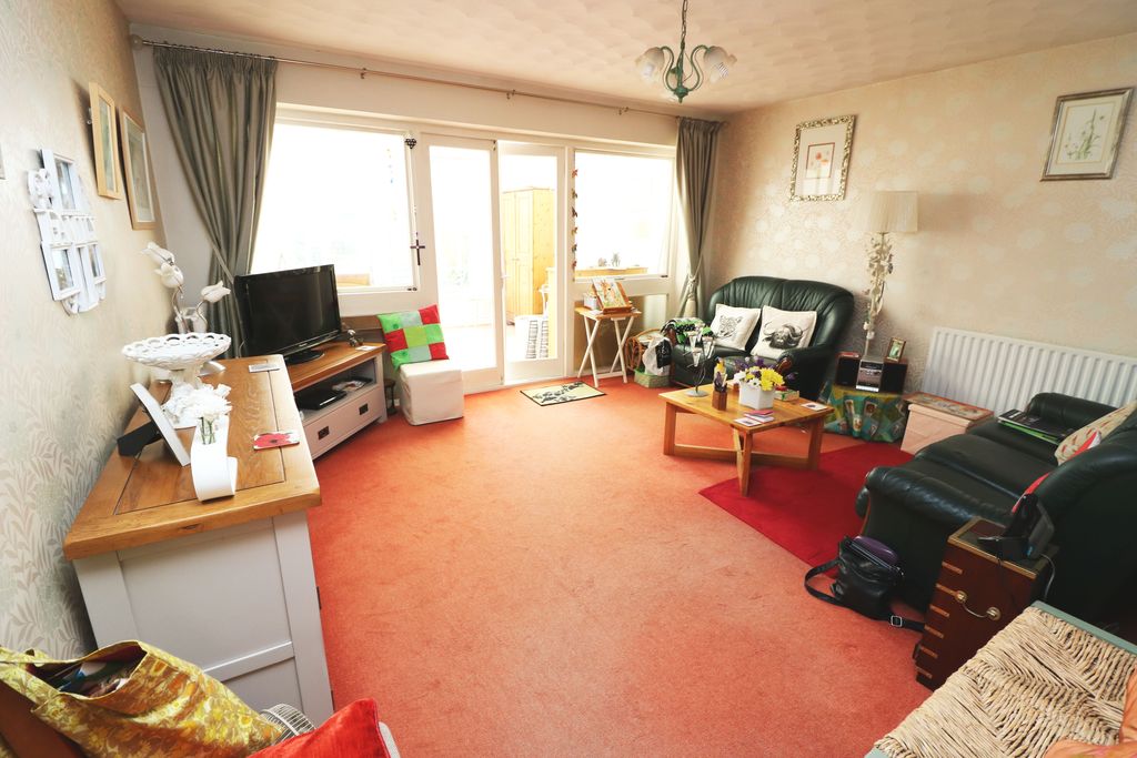 Photos of School Road, Ashford TW15 56422625 Zoopla