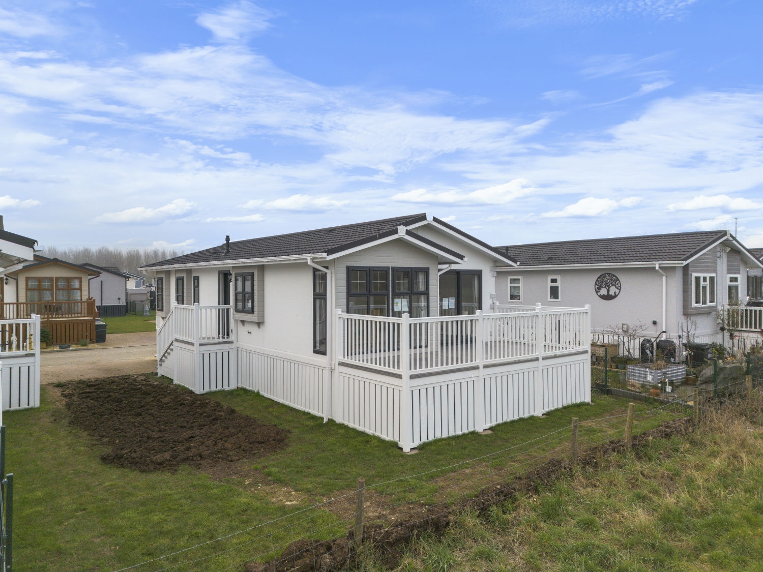 2-bed caravan on 5 Marina Terrace, Yarwell Mill, Mill Road, Peterborough, £225,000