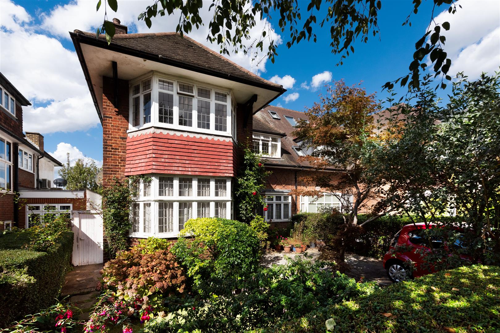 3 bedroom maisonette for sale in London