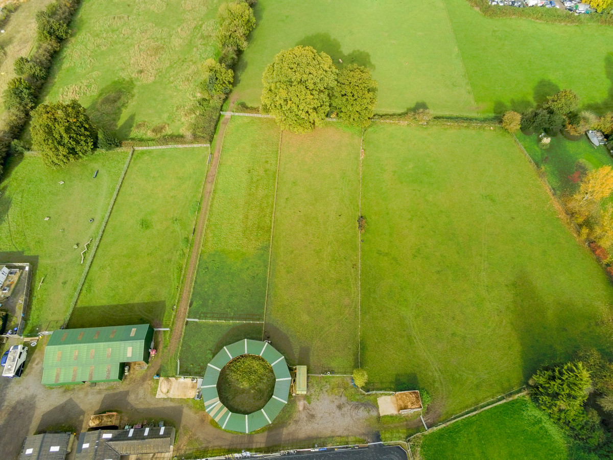 2 bedroom detached house for sale 0