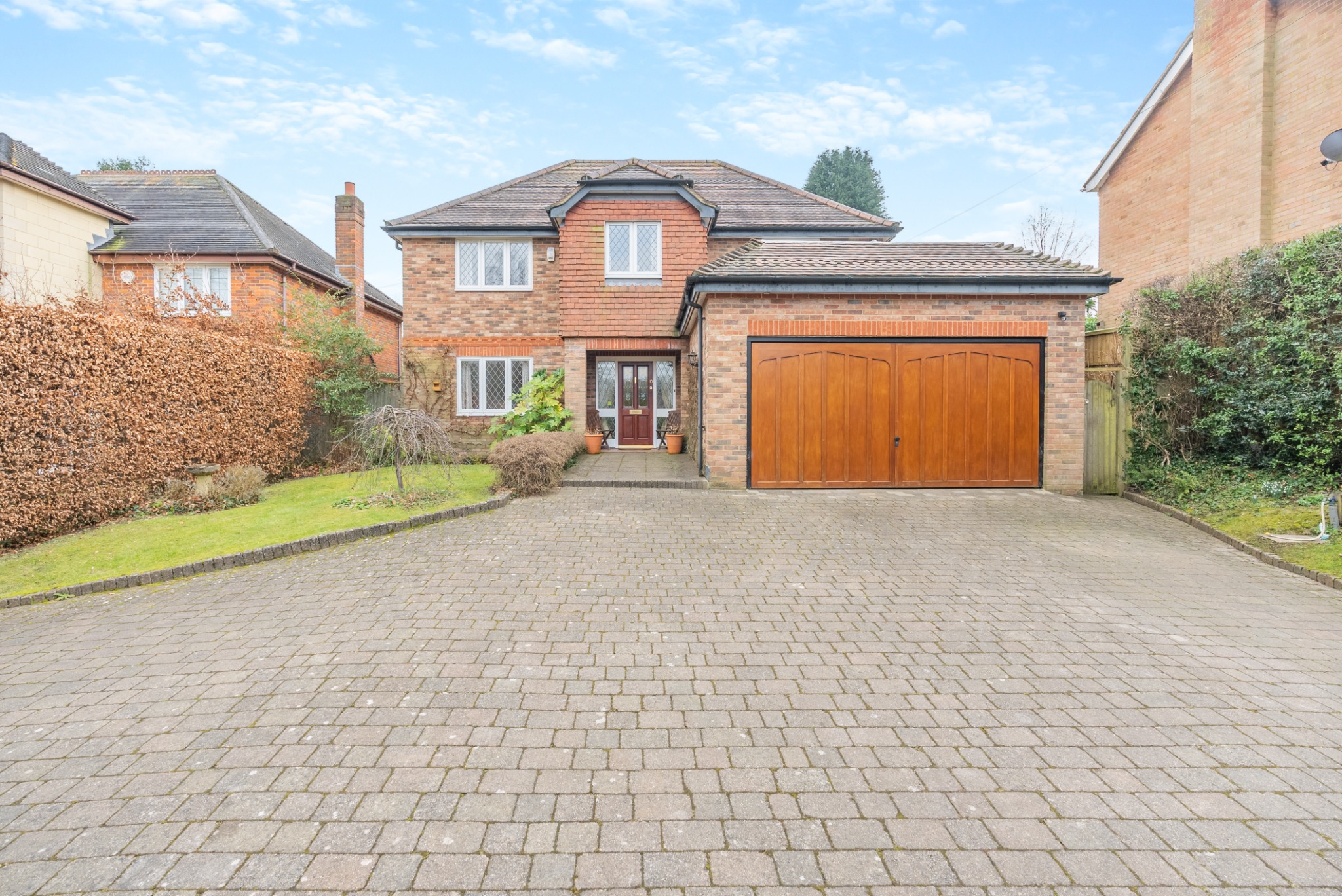 5 bedroom detached house for sale 0