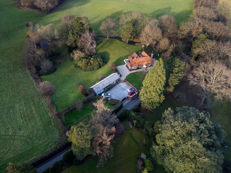 4 bedroom detached house for sale 0