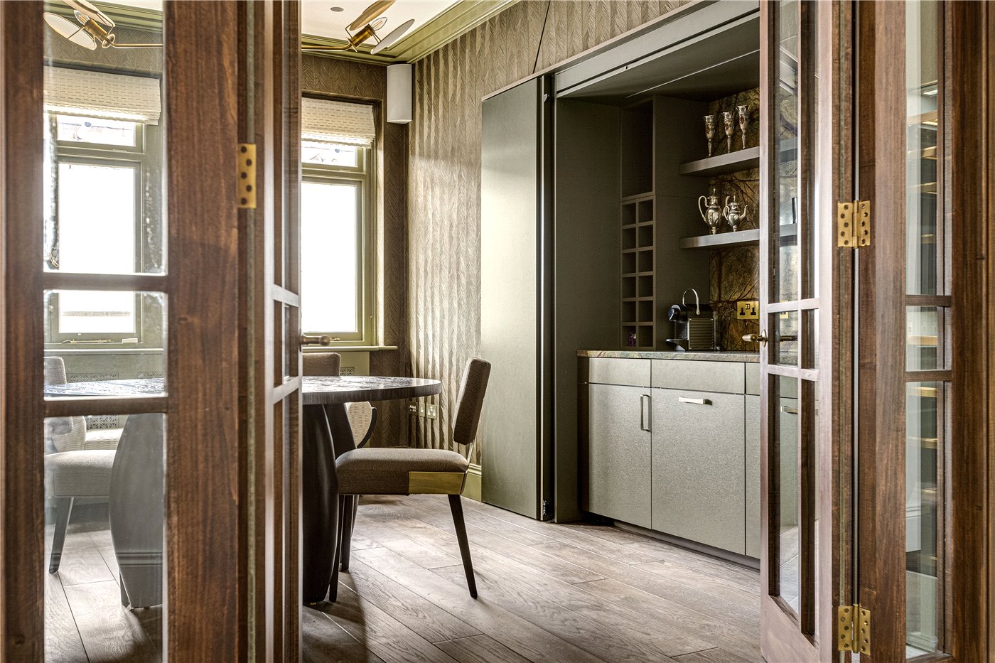 3 bedroom flat for sale 0