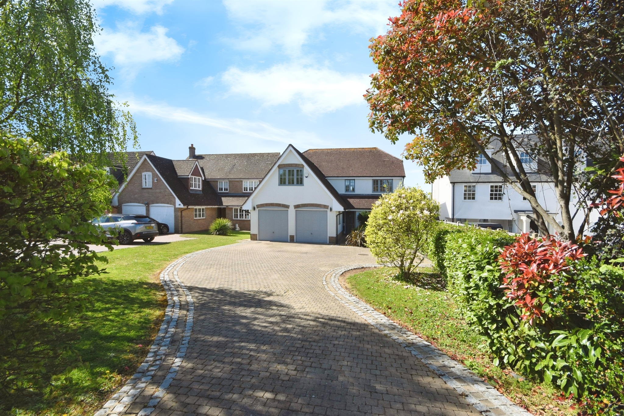 5 bedroom detached house for sale 0