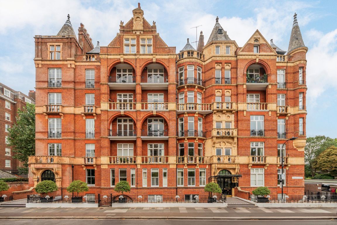 Flat 47, Hurlingham Court, Ranelagh Gardens, London photo 2