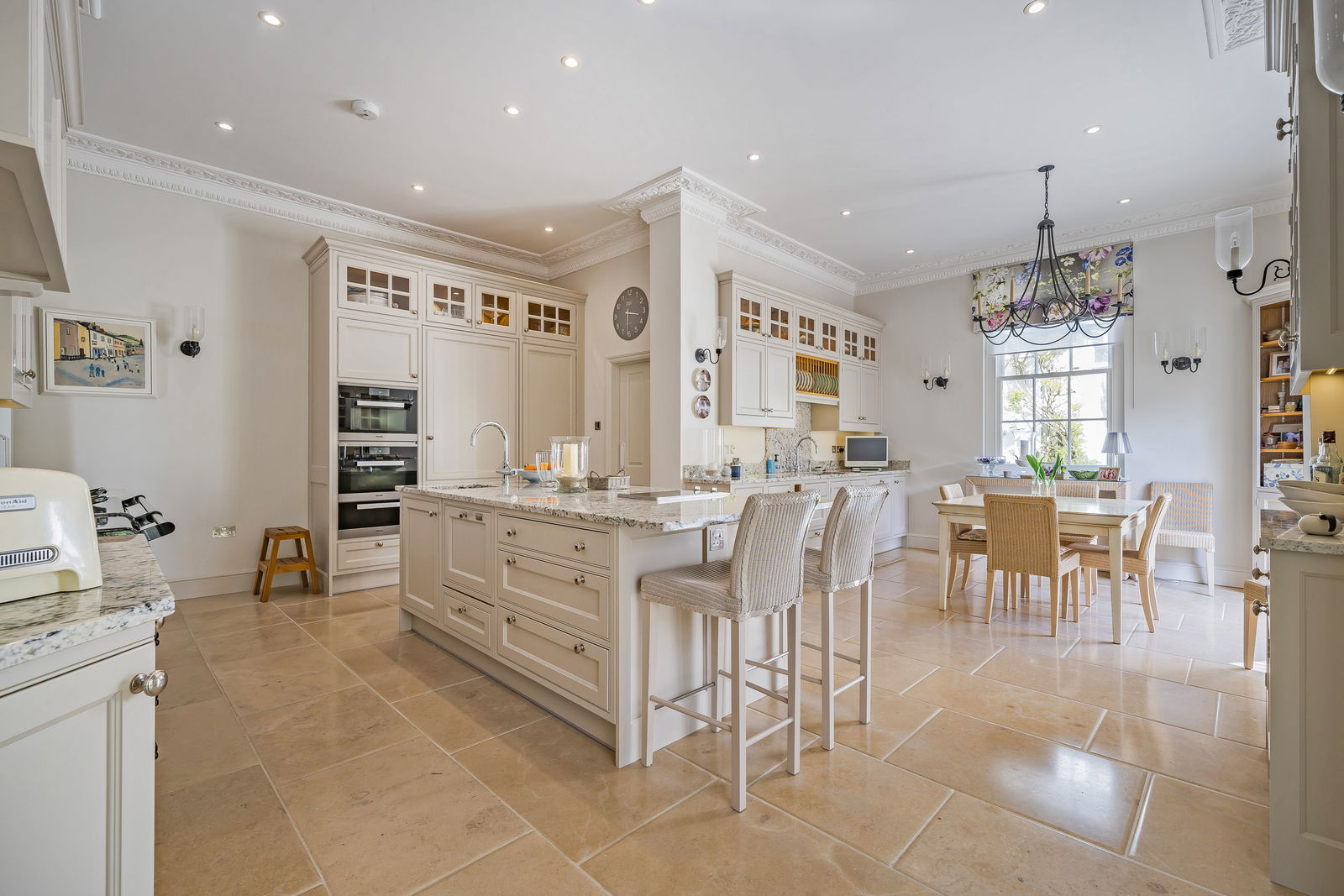 5 bedroom detached house for sale 0