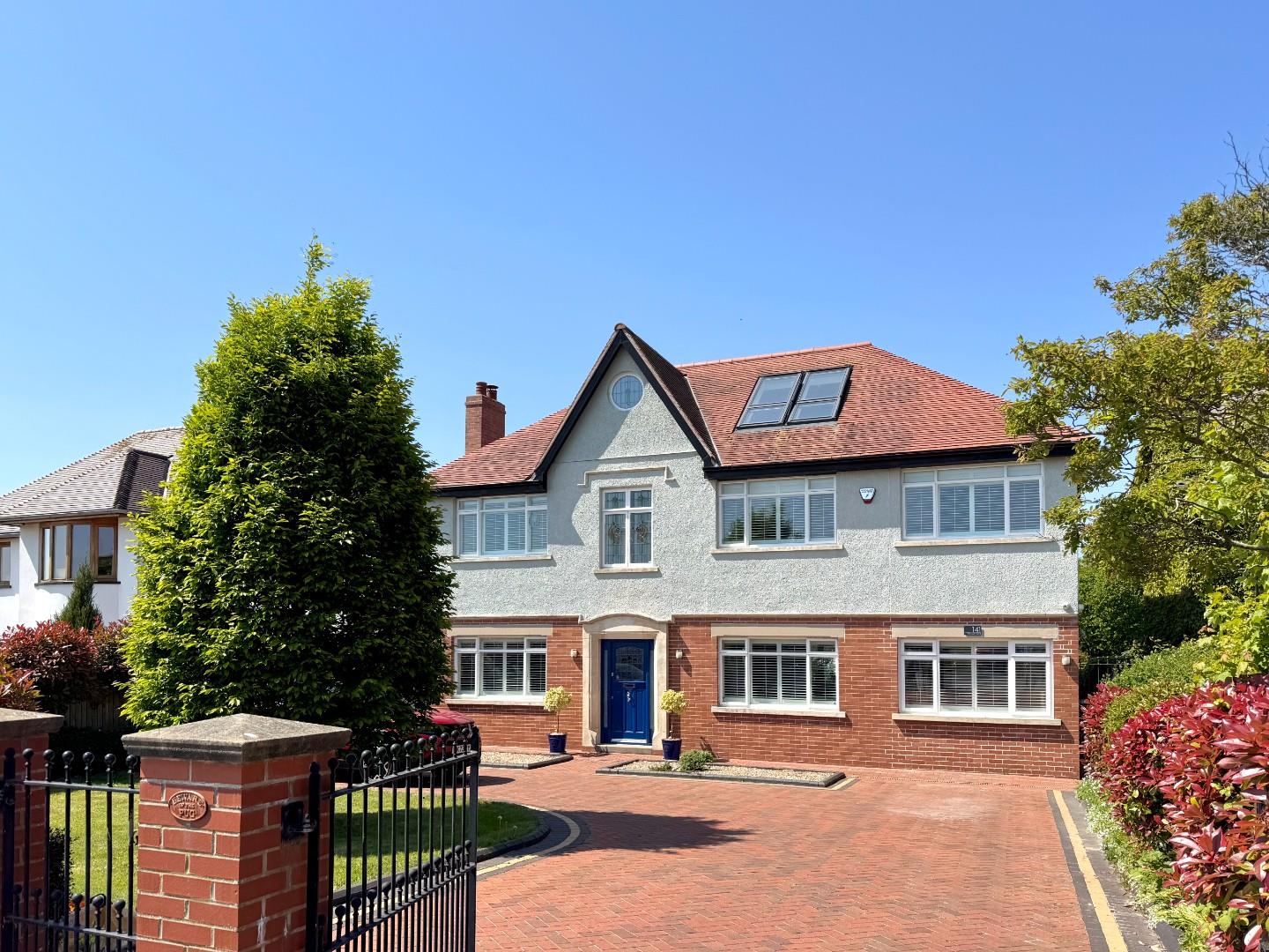 5 bedroom detached house for sale 0